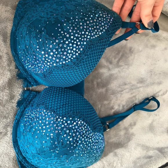 Limited edition vs bra - Picture 1 of 3